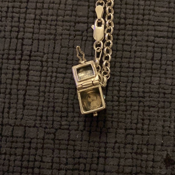 Vintage Sterling Silver Bracelet with Box charm that opens - Picture 4 of 7